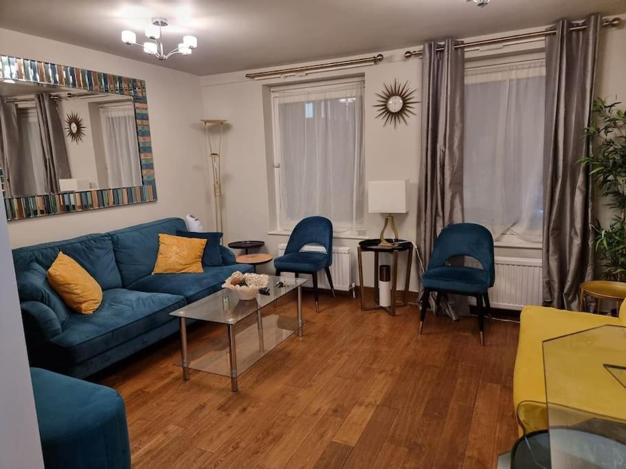 Appartamento 1 Bedroom Flat In Zone 1 Londra